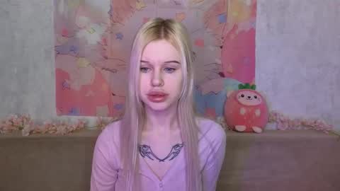 Snapshot of honeygold__ chatting on February 2026 04:00:02 AM Lisa online show from February 2026 04:00:02 AM