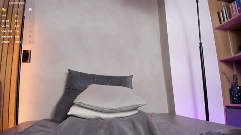 Sofia independent model online show from February 2025 02:26:01 PM