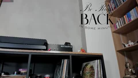 Sofia independent model online show from October 2025 10:49:01 AM