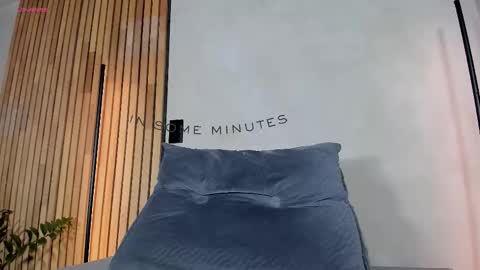 Sofia independent model online show from November 2025 11:27:02 AM