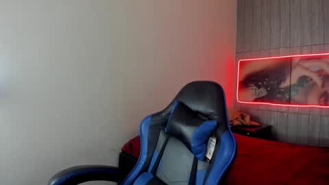 Snapshot of honeyluxe_ chatting on February 2026 06:40:02 AM HONEY LUXE online show from February 2026 06:40:02 AM