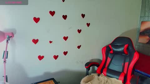 Snapshot of honeyluxe_ chatting on February 2026 04:24:01 AM HONEY LUXE online show from February 2026 04:24:01 AM