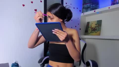 HONEY LUXE online show from May 2026 12:01:01 PM