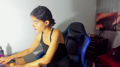 HONEY LUXE online show from June 2026 04:17:02 AM