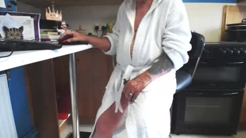 Snapshot of honeymaster290 chatting on October 2025 01:56:01 PM honeymaster290 online show from October 2025 01:56:01 PM