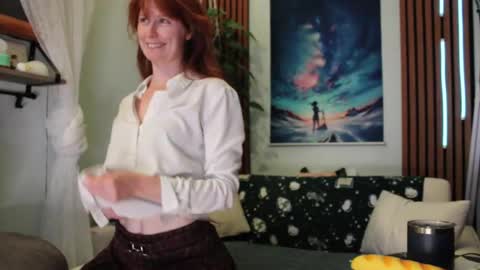 Snapshot of honeyumtoast chatting on October 2025 02:34:01 AM Noelle online show from October 2025 02:34:01 AM