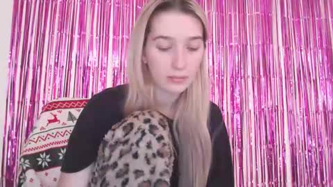 honeyveil online show from February 2026 01:38:02 PM