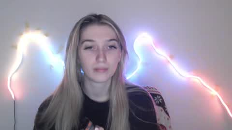 honeyveil online show from May 2026 11:40:02 AM