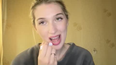 honeyveil online show from May 2026 01:17:02 PM