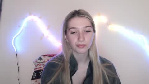 honeyveil online show from May 2026 12:45:02 PM