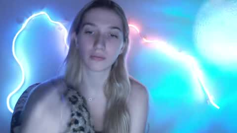 honeyveil online show from June 2026 05:18:02 PM