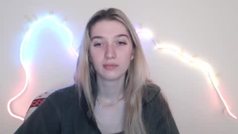 honeyveil online show from June 2026 12:08:01 PM