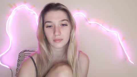 honeyveil online show from June 2026 12:25:01 PM