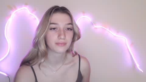 honeyveil online show from June 2026 12:22:01 PM