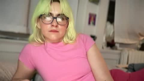 Snapshot of honeyxlimbed chatting on November 2025 10:42:02 PM Emi Rose online show from November 2025 10:42:02 PM