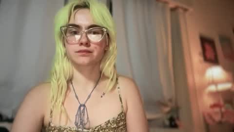 Snapshot of honeyxlimbed chatting on November 2025 07:19:01 AM Emi Rose online show from November 2025 07:19:01 AM