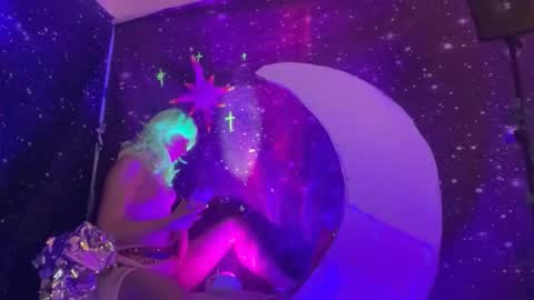 Snapshot of honeyxlimbed chatting on February 2026 05:03:02 AM Emi Rose online show from February 2026 05:03:02 AM