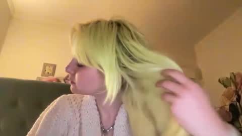 Snapshot of honeyxlimbed chatting on February 2026 04:42:01 AM Emi Rose online show from February 2026 04:42:01 AM