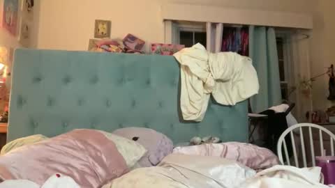 Snapshot of honeyxlimbed chatting on February 2026 06:53:01 AM Emi Rose online show from February 2026 06:53:01 AM