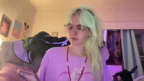 Snapshot of honeyxlimbed chatting on February 2026 06:37:01 AM Emi Rose online show from February 2026 06:37:01 AM