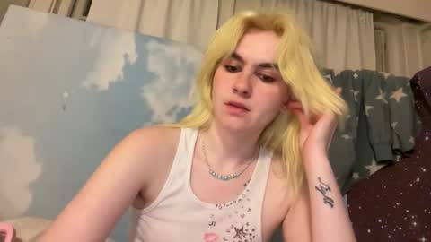 Emi Rose online show from May 2026 03:12:01 AM