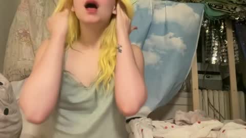 Emi Rose online show from June 2026 05:37:01 AM
