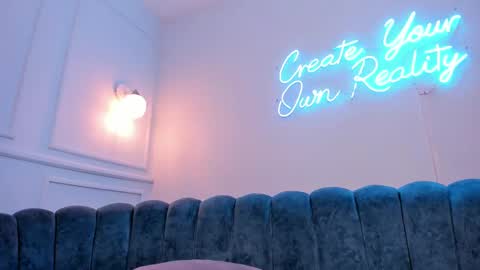 Honey Moon  Help me to reach 100 thumbs up online show from March 2025 11:03:02 PM