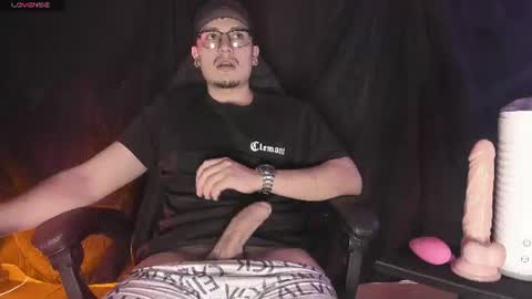 Snapshot of honter20 chatting on June 2026 04:57:01 AM robiin online show from June 2026 04:57:01 AM