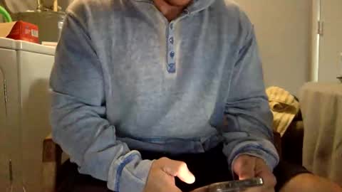 Snapshot of hoodiesahdgoodies chatting on December 2025 02:11:01 PM D online show from December 2025 02:11:01 PM