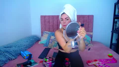 Snapshot of hoot_alicee chatting on November 2025 09:03:02 PM ONLYFANS online show from November 2025 09:03:02 PM