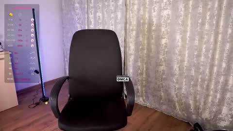 Snapshot of hoot_owl_cb chatting on November 2025 03:13:02 PM Karina online show from November 2025 03:13:02 PM