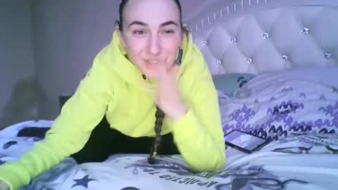 hootloove69 online show from April 2026 05:17:02 PM