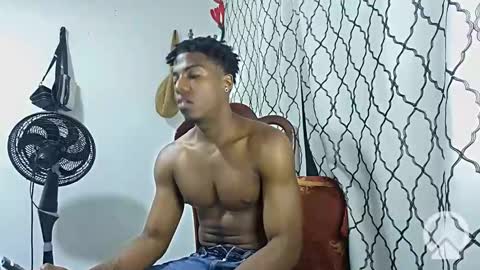 Snapshot of horneyguy2399 chatting on March 2025 12:40:02 AM sugarbaby online show from March 2025 12:40:02 AM