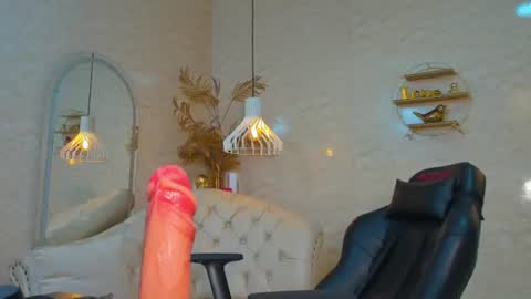 Horny Curls  online show from June 2026 03:40:01 AM
