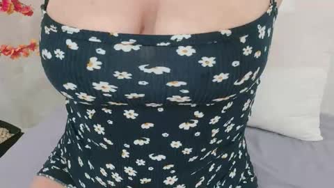 Snapshot of horny_emily1 chatting on November 2025 01:01:02 PM call me emily online show from November 2025 01:01:02 PM