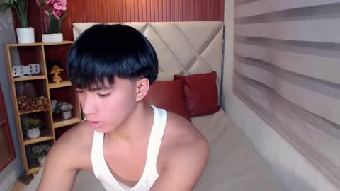 Snapshot of horny_jamesxx chatting on May 2026 01:01:01 AM cum boy james online show from May 2026 01:01:01 AM