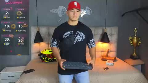horny_nick18 online show from December 2025 10:22:01 AM