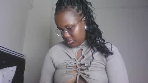 Snapshot of horny_sexxy_babe chatting on April 2026 12:58:01 PM Lucy online show from April 2026 12:58:01 PM