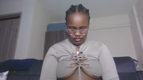 Snapshot of horny_sexxy_babe chatting on May 2026 01:17:01 PM Lucy online show from May 2026 01:17:01 PM