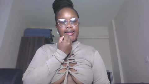 Snapshot of horny_sexxy_babe chatting on June 2026 11:59:01 AM Lucy online show from June 2026 11:59:01 AM