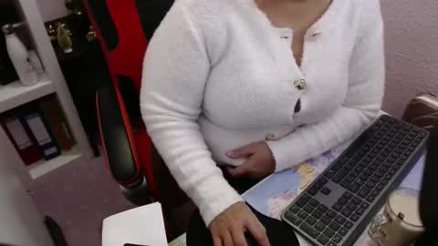 Snapshot of horny_sofia chatting on December 2025 07:28:01 AM Soso online show from December 2025 07:28:01 AM