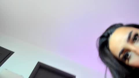 Snapshot of hornyemma_ chatting on December 2024 09:30:02 AM Emma online show from December 2024 09:30:02 AM