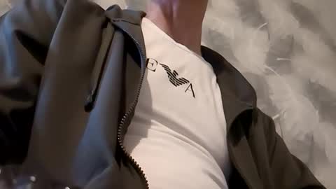 Snapshot of hornymilf39 chatting on February 2025 01:38:02 PM HawkTuah online show from February 2025 01:38:02 PM