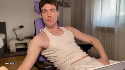 Snapshot of hornytwunk01 chatting on December 2025 09:26:02 AM hornytwunk01 online show from December 2025 09:26:02 AM