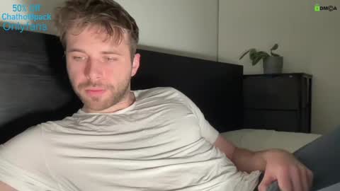 Snapshot of hot8pack01 chatting on February 2025 10:37:01 PM Edward aka Wolf online show from February 2025 10:37:01 PM