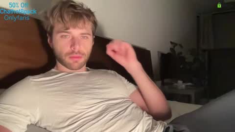 Edward aka Wolf online show from December 2025 04:17:01 AM