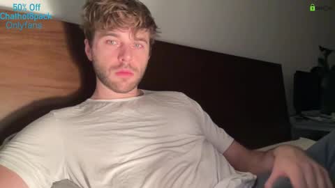 Edward aka Wolf online show from December 2025 11:24:02 PM