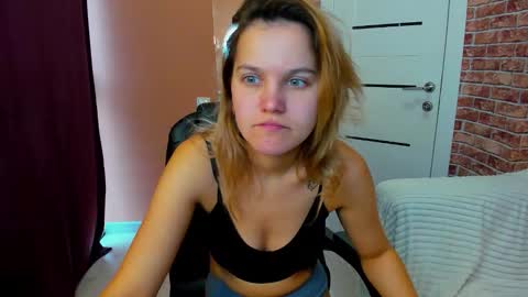 Jessica  online show from October 2025 03:58:02 AM