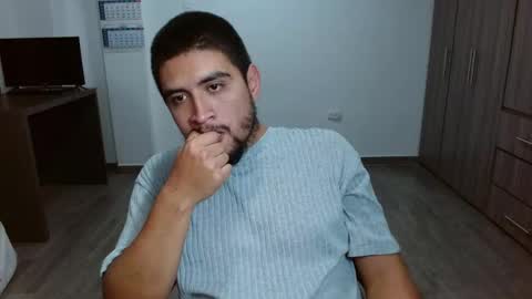 Snapshot of hot__husbands chatting on May 2026 01:55:01 AM hot__husbands online show from May 2026 01:55:01 AM