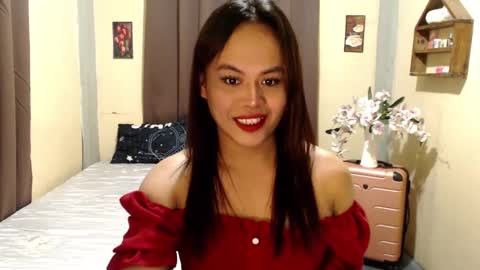 Snapshot of hot_babe0802 chatting on December 2024 05:12:01 PM HANNA online show from December 2024 05:12:01 PM